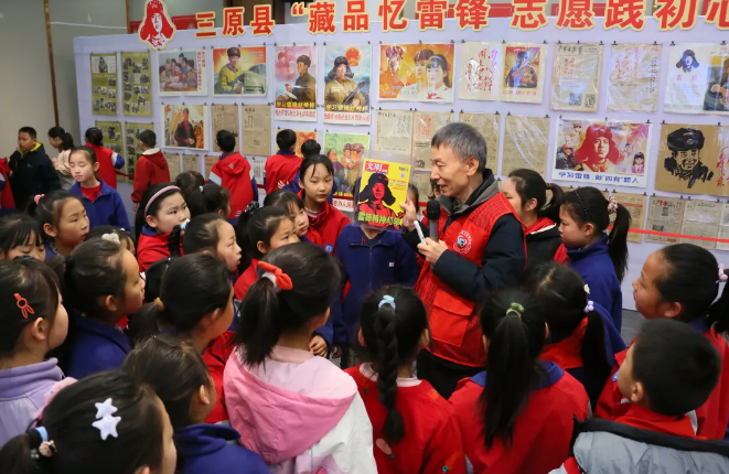周建华:从“雷锋迷”到“..